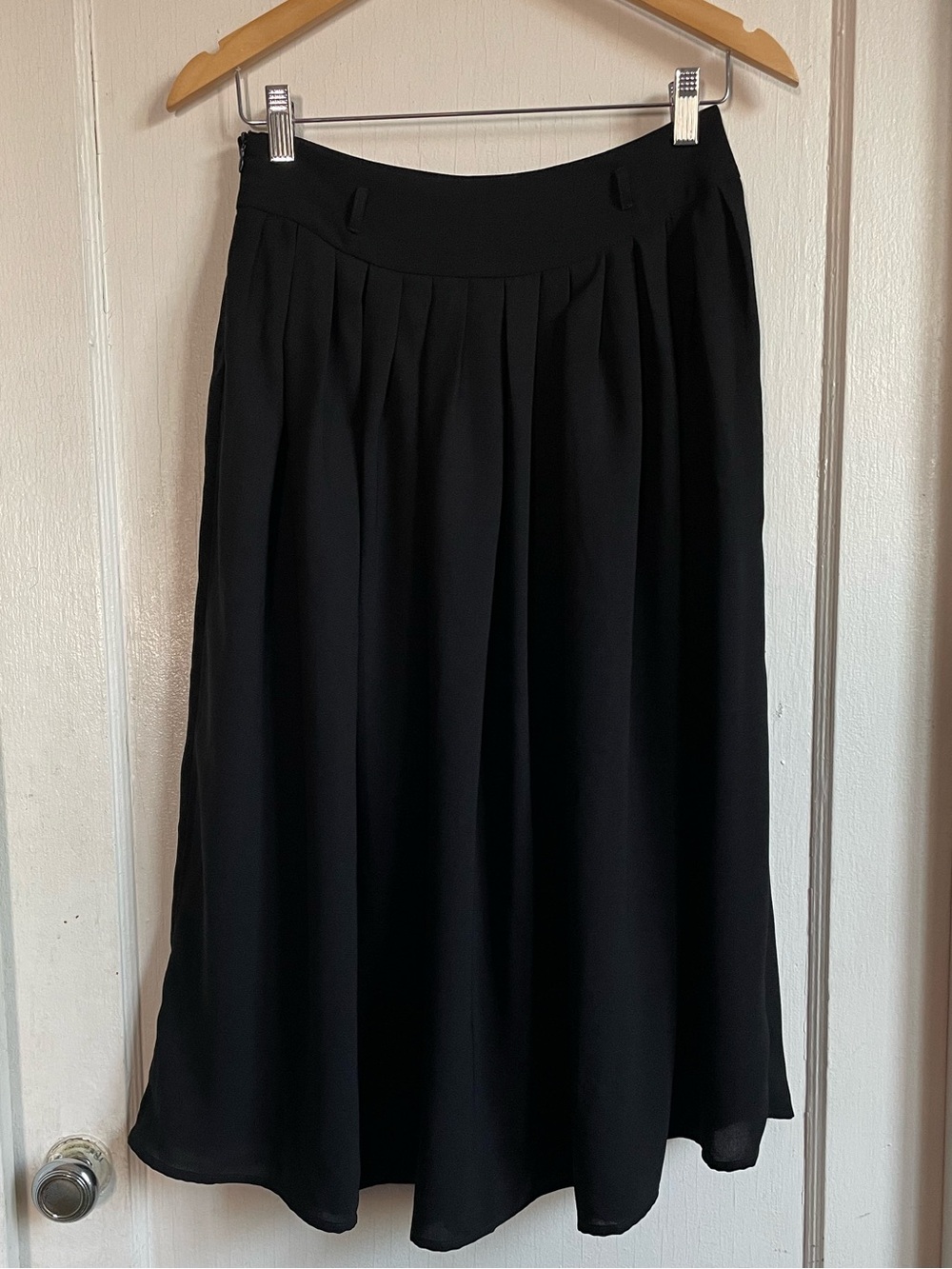 Ya Los Angeles Black Pleated Midi Skirt Flowy A-Line Belt Loops Size S